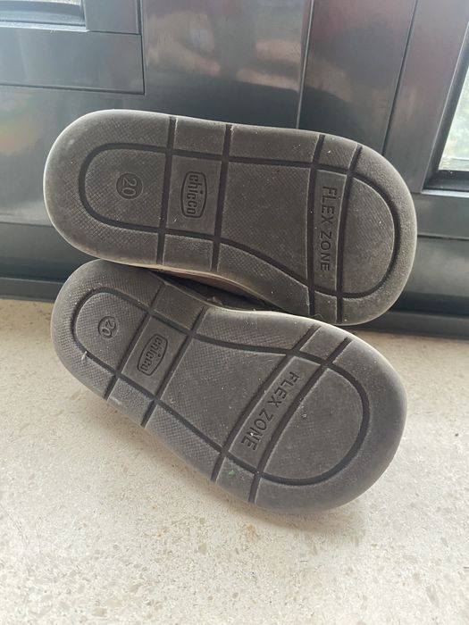 Sapatos criança castanhas