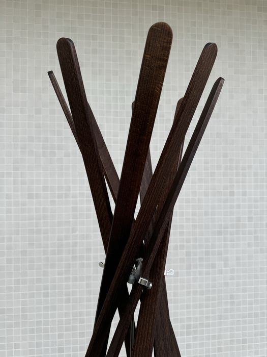 Cabide design, original, em madeira