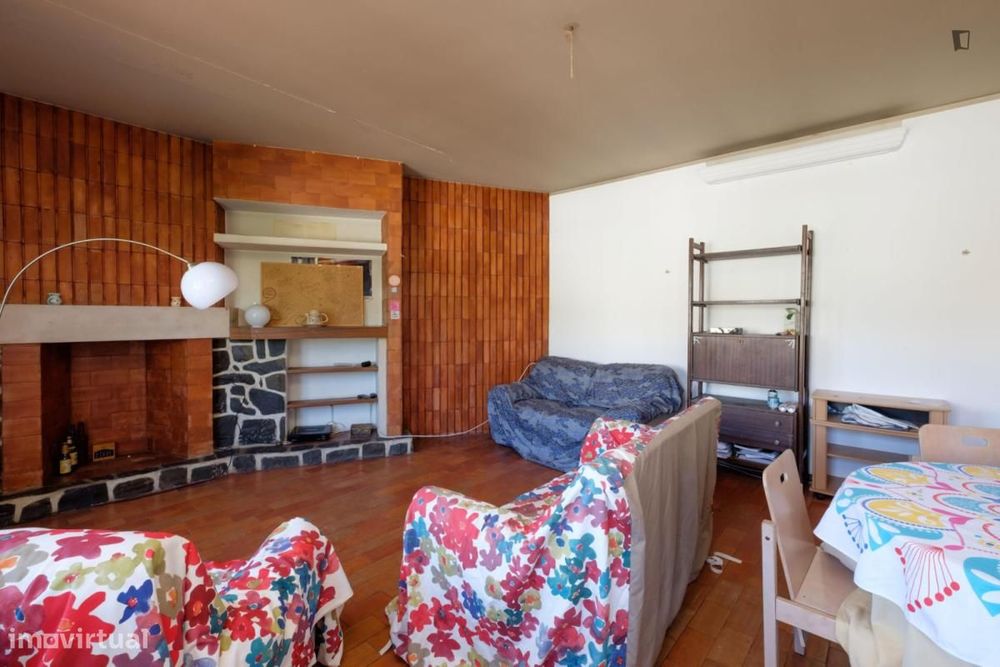 Quarto - localizado em Cidral Coimbra