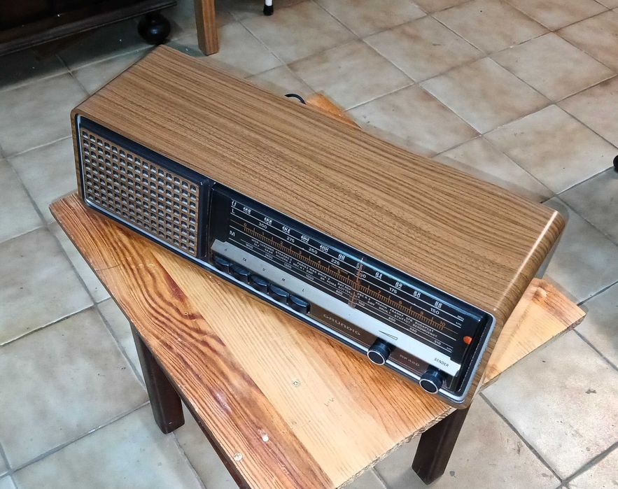 Rádio Grundig RF 420