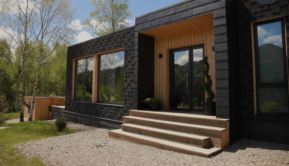 Діючий бізнес, біля Буковеля: 2 котеджі під ключ, із адмініструванням