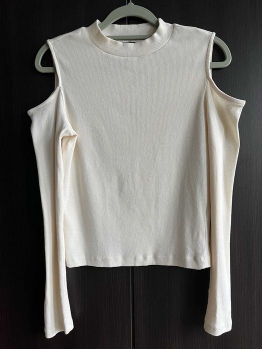 Kremowa bluzka cold shoulder House L