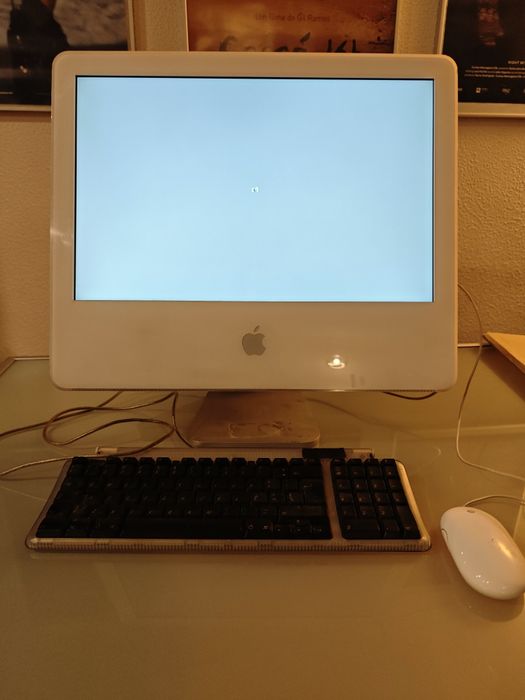 Apple iMac g5 a funcionar