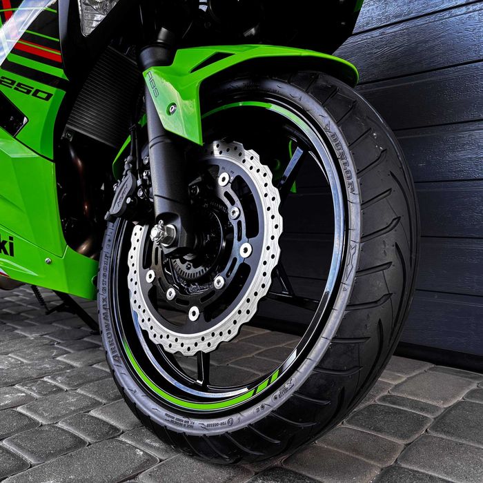 Продам мотоцикл Kawasaki Ninja 250 (0674)