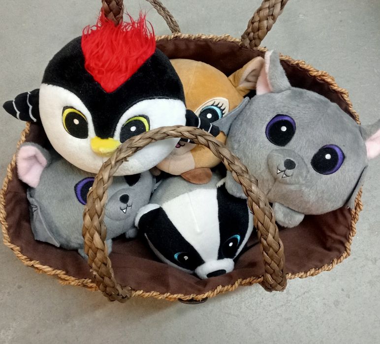 Cesta de vime com 40cms + peluches