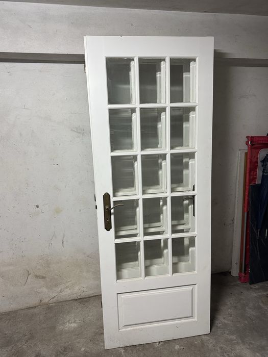 3 portas em madeira maciça pintadas a branco
