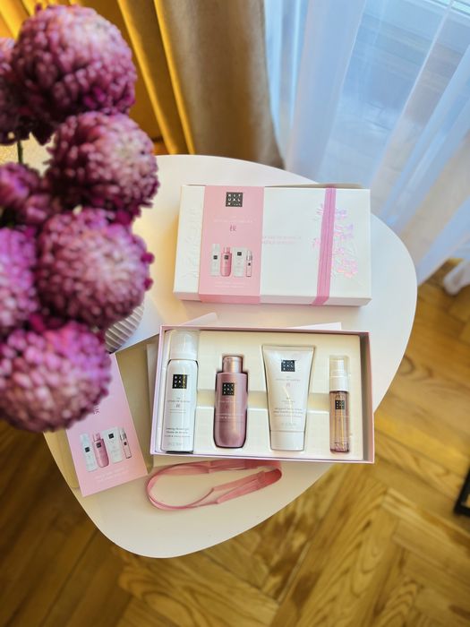Жіночий подарунковий набір Рітуалс Rituals Sakura Ayurveda Yozakura