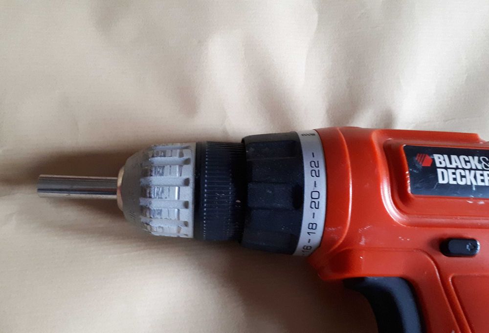 Aparafusadora BLACK & DECKER + Mala BOSCH