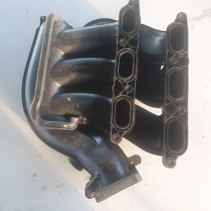 Продам колектор впускний мазда трибьют 3л,V6