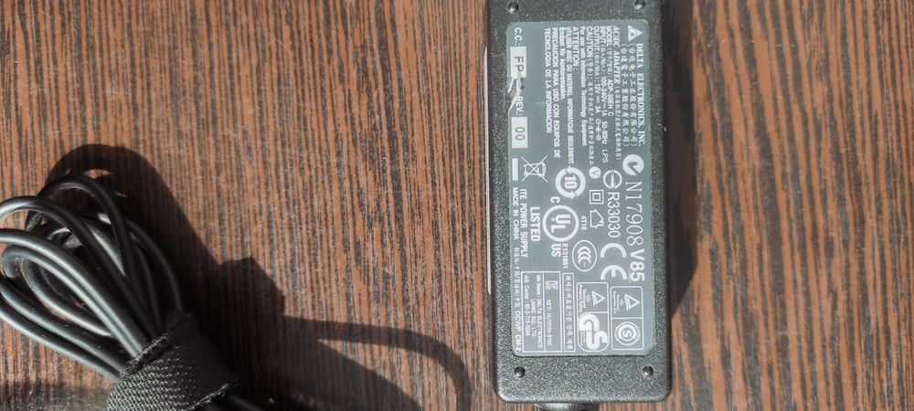 Зарядное устройство для ноутбука (Блок питания) 12V и 19V
