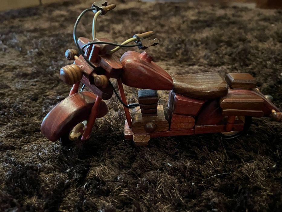Carros de coleção de madeira
