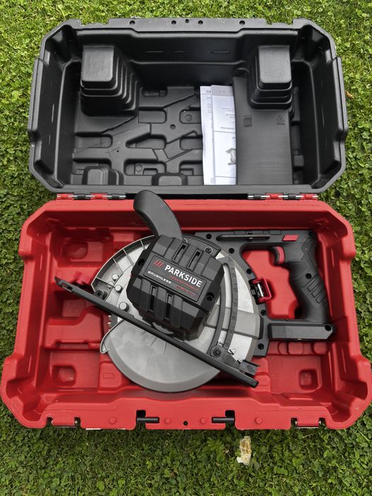 Piła reczna do metalu, Parkside performance akumulatorowa z tarczą