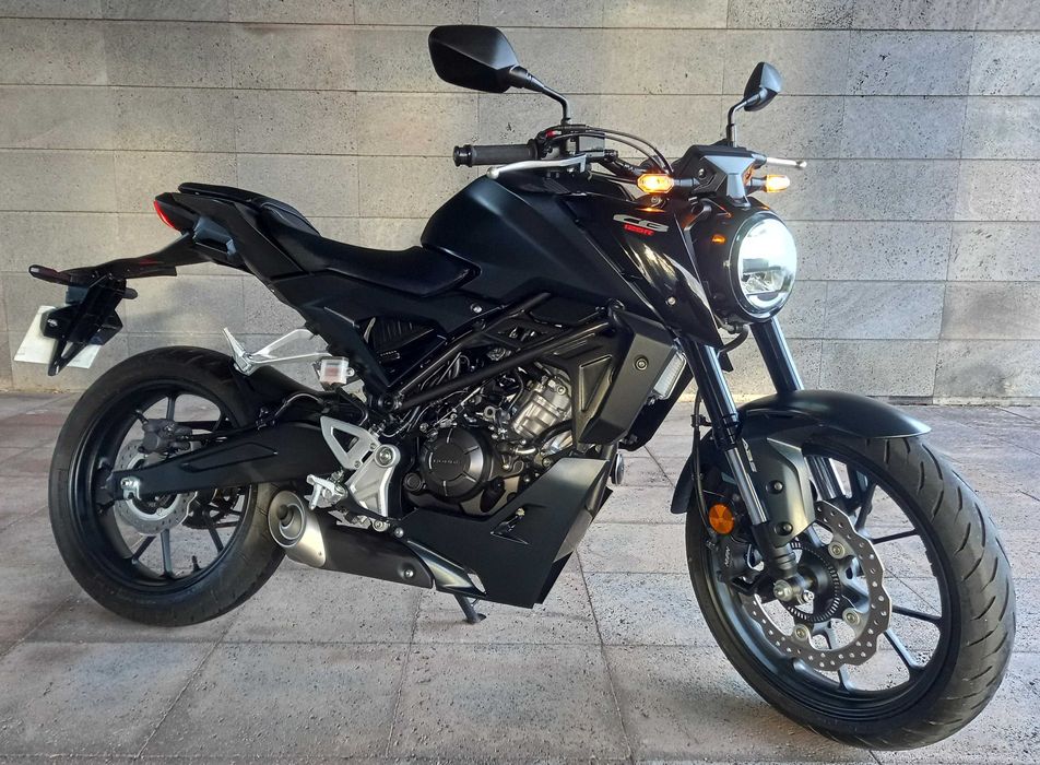 Honda CB 125 R 03/2024 só 1200kms