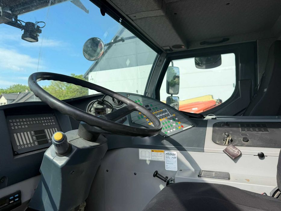 LIEBHERR LTM 1050