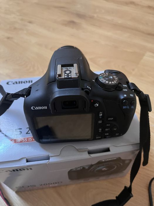 Canon EOS 2000D