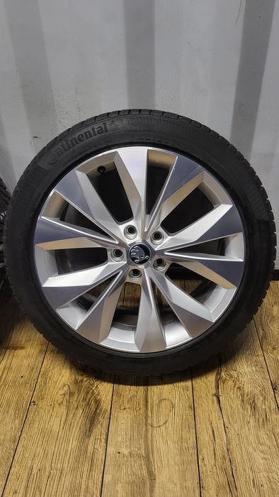 Felgi Koła OEM Skoda 18" 5x112 z oponami 235/45 R18 Superb Octavia 4 3