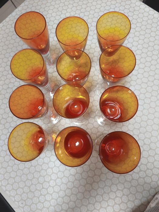 Conjunto de 12 copos de vinho