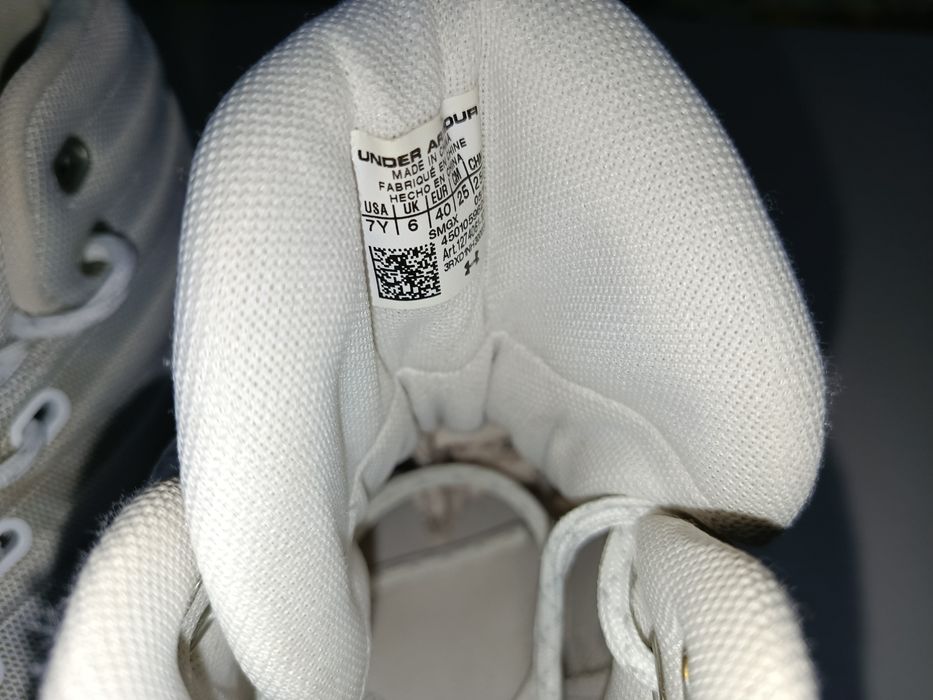 Under Armour nr 40--25 cm