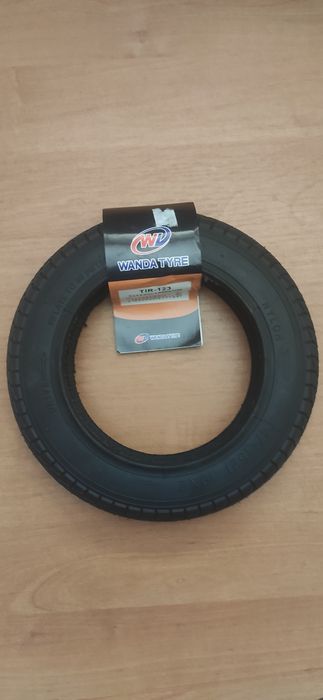 Шини для коляски або велосипеду