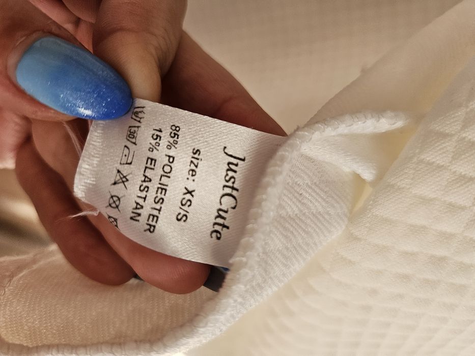 Białe bolerko idealne do sukienki żakiet