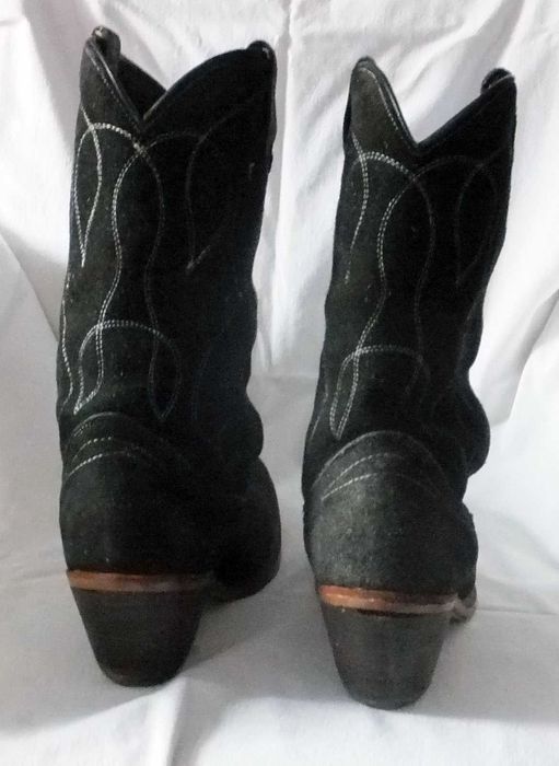 Zamszowe ocieplane kowbojki