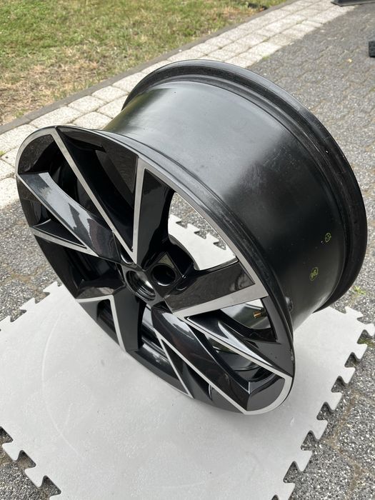 Felga aluminiowa Vega 18" Superb III