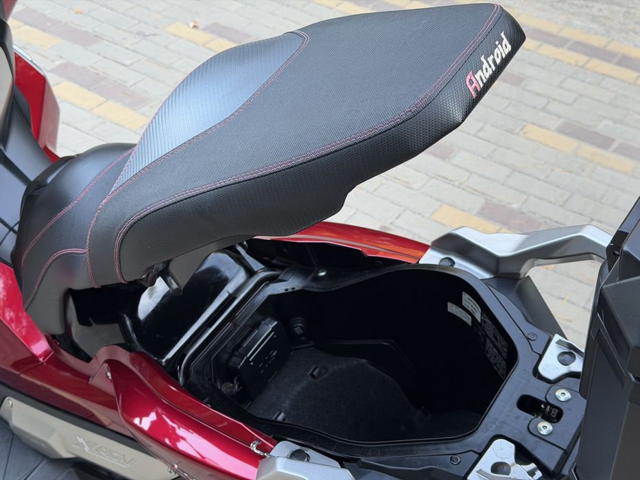 Мотоцикл Honda X-ADV 750