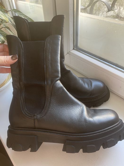 Продам ботинки челси из натуральной кожи