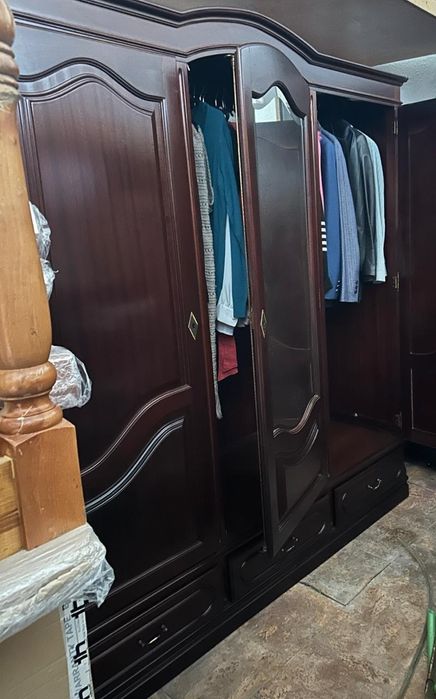 Roupeiro antigo como novo