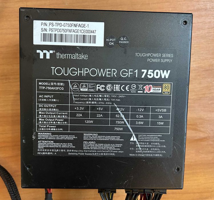 Thermaltake TOUGHPOWER  GF1 750, стандарт 80+GOLD..