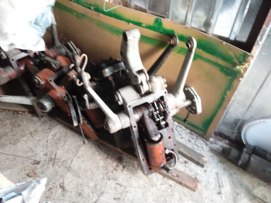 Podnośnik do ursus c-360