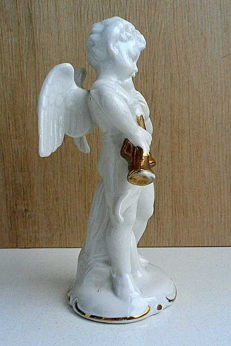 "АНГЕЛ" красивая фарфоровая статуэтка Германия "LIPPELSDORF"