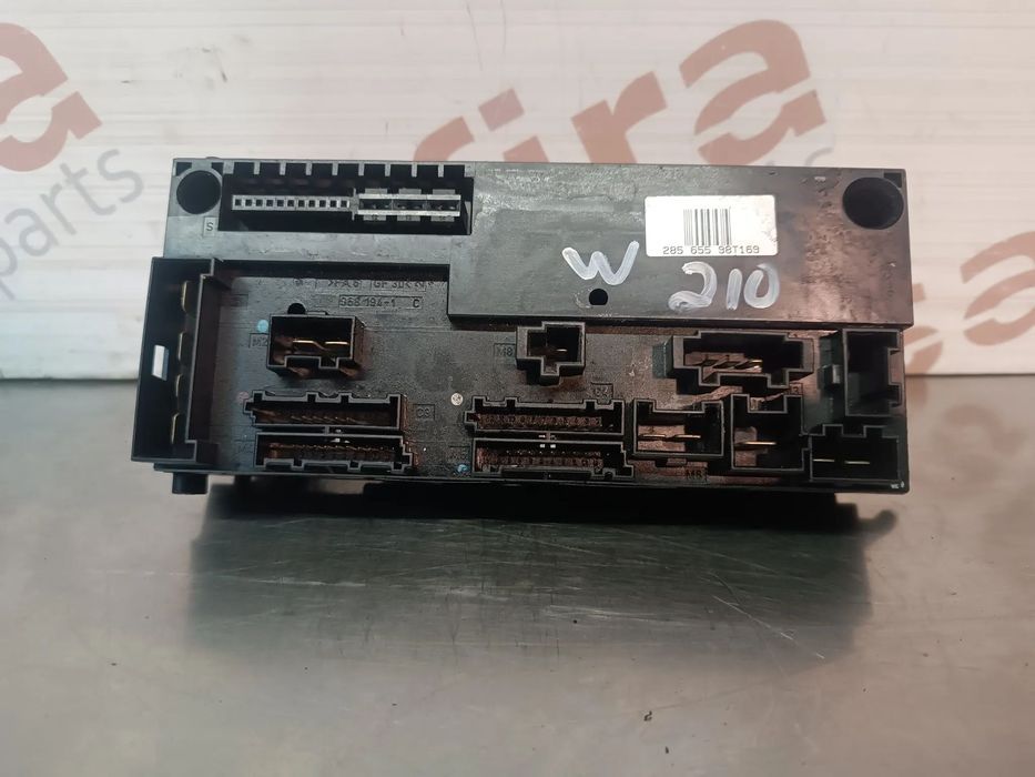 CAIXA DE FUSIVEIS / SAM MERCEDES CLASSE E / C W202 W210 REF: