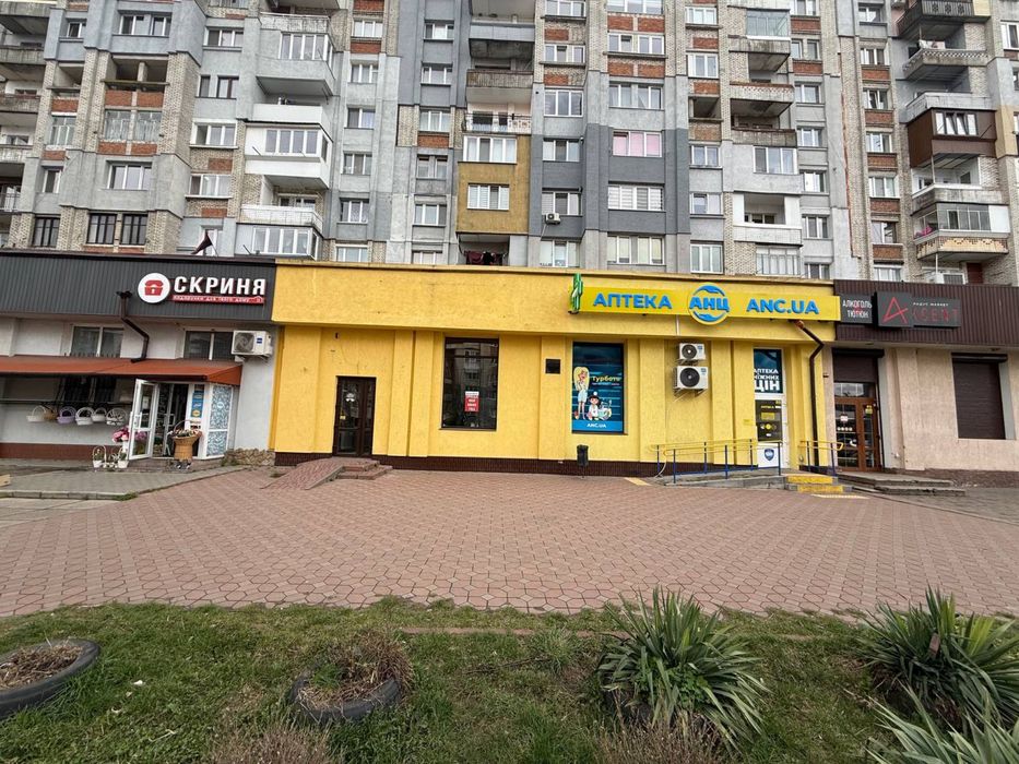 Оренда фасадного комерційного приміщення у Червонограді  вул Корольова