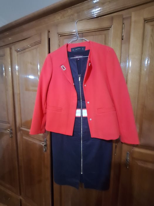 Conjunto   de  vestido   com  casaco