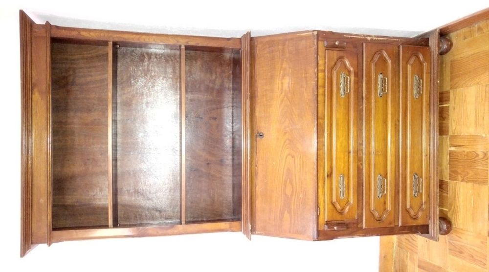 Escrivaninha com estante