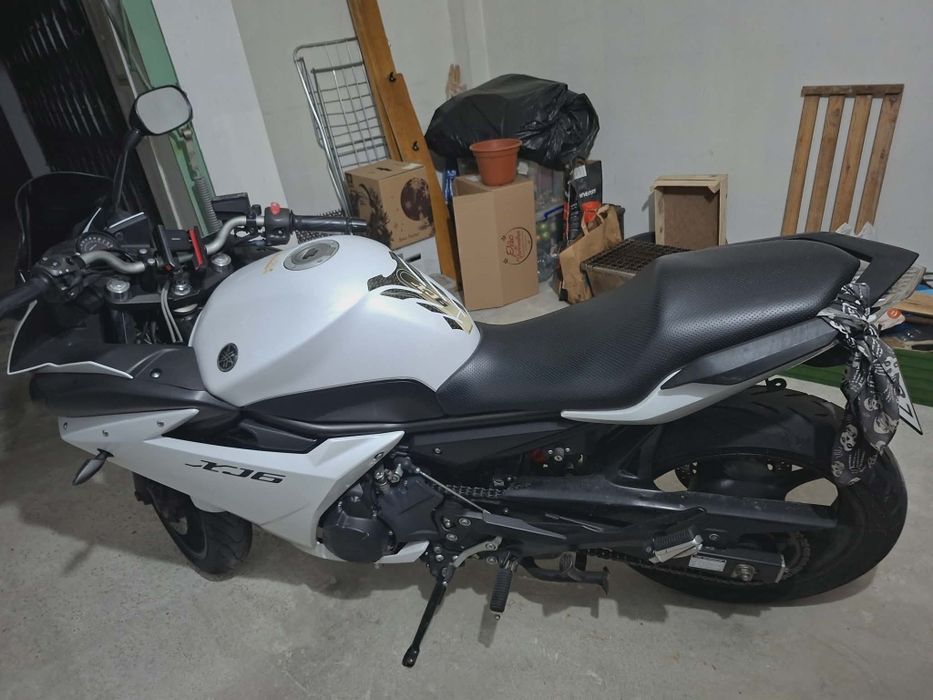 Yamaha XJ6 ano 2011 como nova