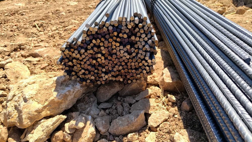 Varão de ferro nervurado (A500NR SD) de 10mm com 12 metros