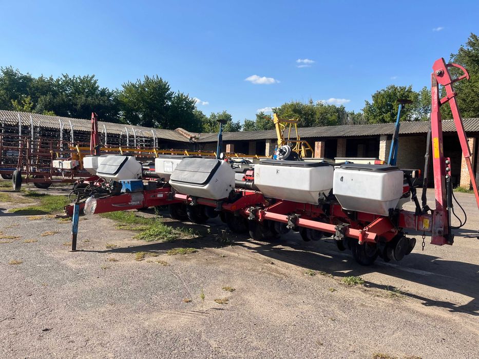 Просапна сівалка Massey-Ferguson-MF555 8,4м 12-рядна 2009р