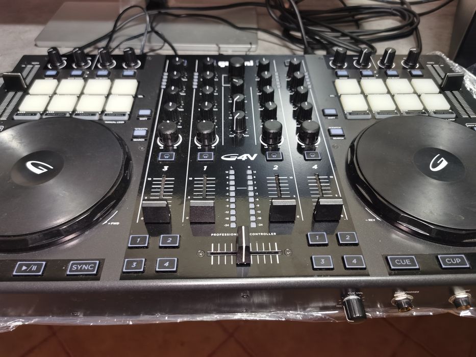 Controladora DJ 4 canais