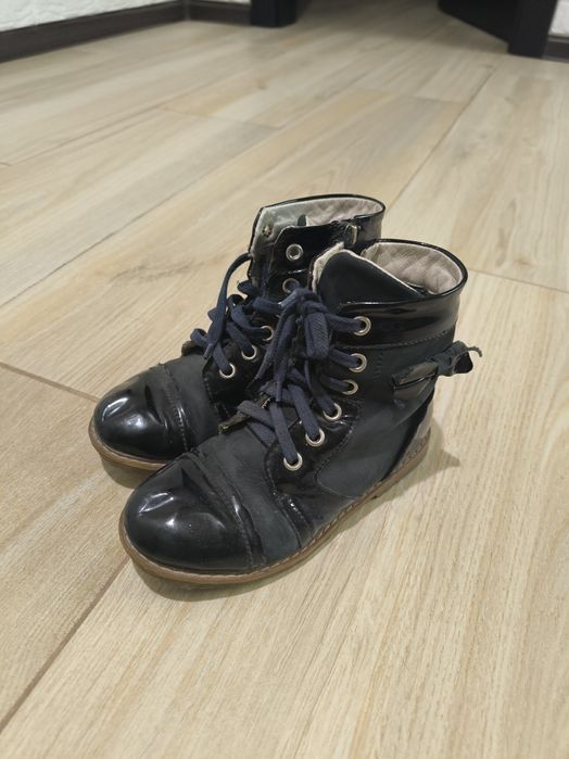 Віддам взуття дівчинці