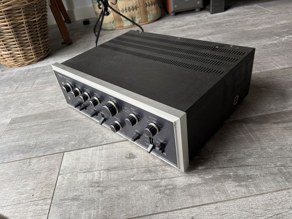 Wzmacniacz Sansui au-7500