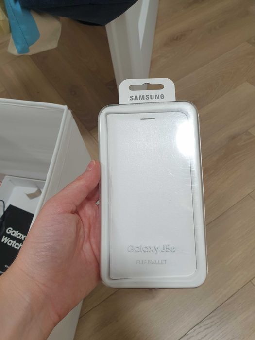 Oryginalny Etui Galaxy J5 bialy nowy