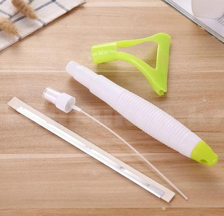 Прилад для миття скла з розпилювачем