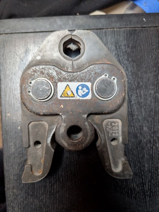 Szczęka zaciskowa M15