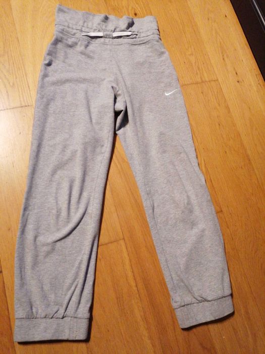 Spodnie dresowe nike 128-134
