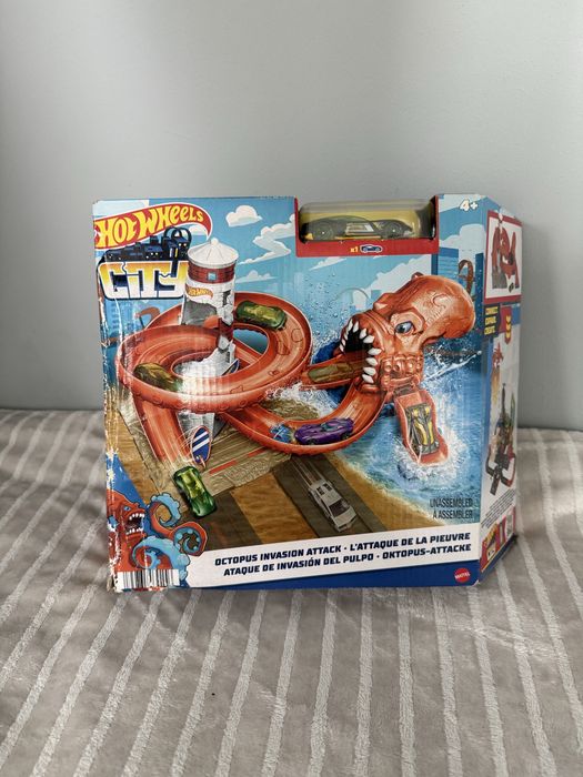 Zestaw Hot Wheels z eventu Illegal Zone z autografem Buddy