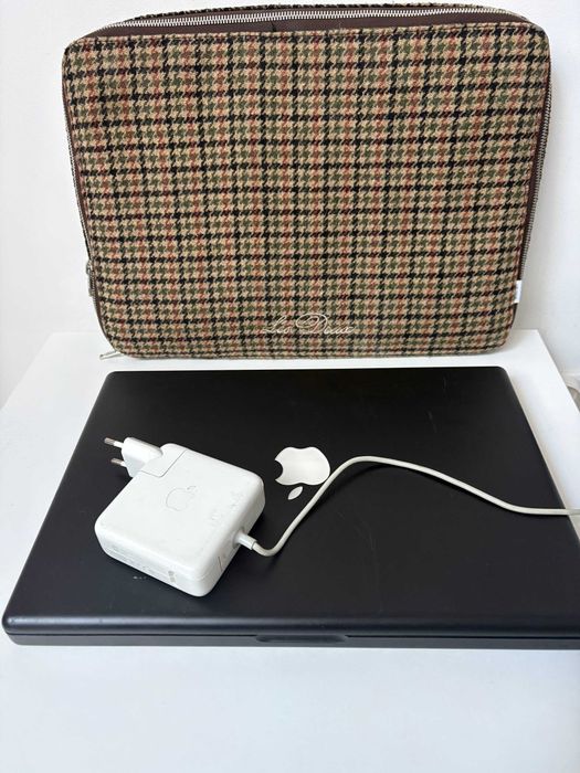 Apple Macbook Mac OS X retro black