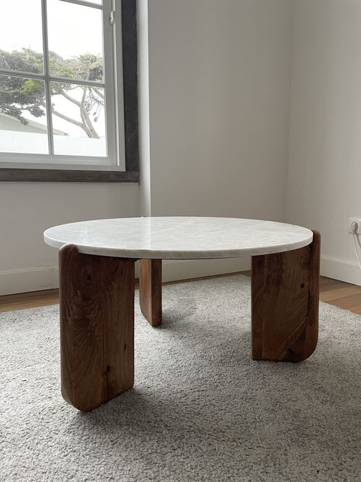 Mesa baixa e de apoio