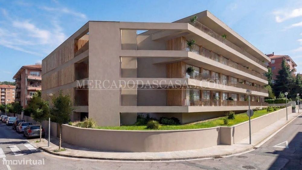 Apartamento T2, Recuado, último andar